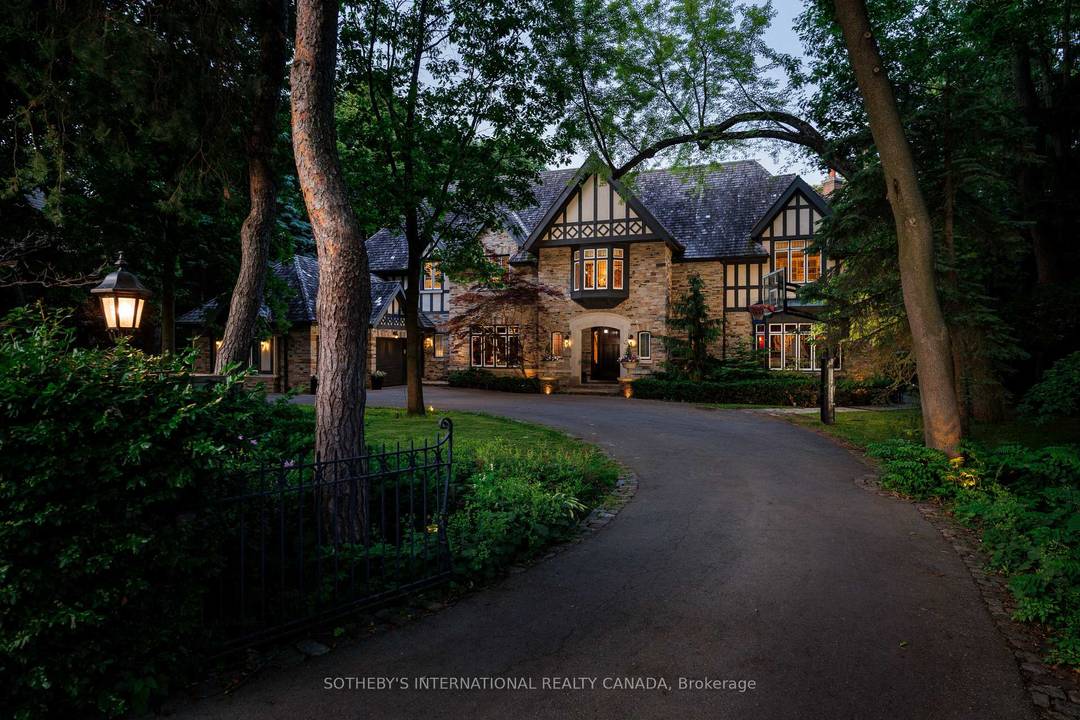 Welcome to a truly exceptional estate tucked away in one of the Kingsway's most coveted, family friendly enclaves.