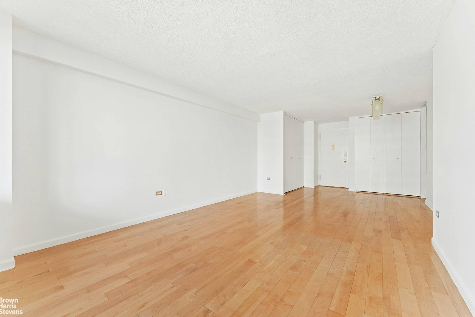 Move in ready one bedroom with a terrace at 77 Fulton Street, in Southbridge Towers !