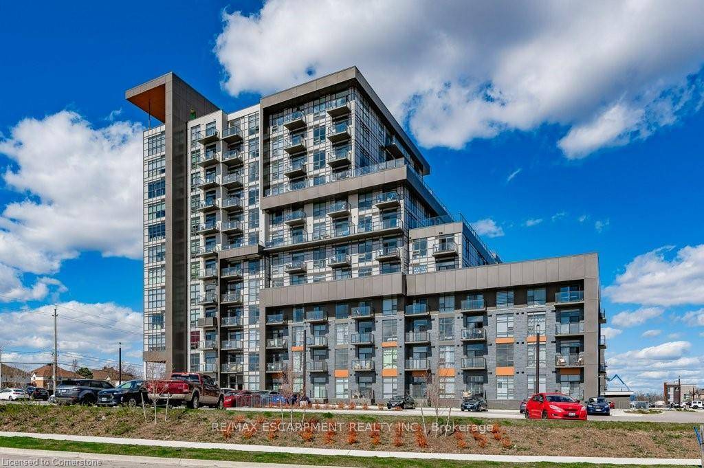 Beautifully upgraded 2 bathroom, bedroom plus den 764 square foot west facing unit with one locker and one underground parking space in the popular Trend 1 building in charming Waterdown ...