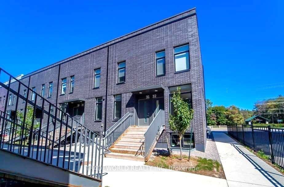 Modern Stacked Townhouse Closed Walking Distance to UOIT amp ; Durham College Spacious 3 Bedrooms With 3 Bathrooms Great Opportunity For First Time Buyer, Family Student Or Investors Assume Tenants ...