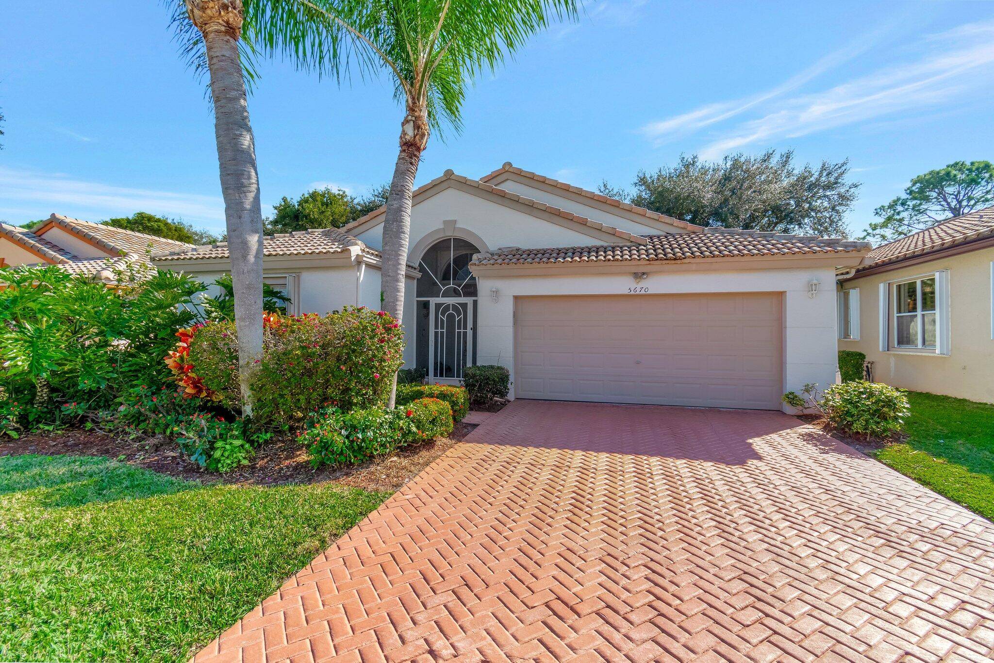 MAJESTIC ISLES SUPER ACTIVE ADULT COMMUNITY.