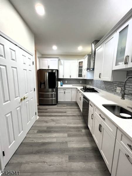 This beautifully updated WEST FACING ABBEY MODEL 2 bedroom, 2.