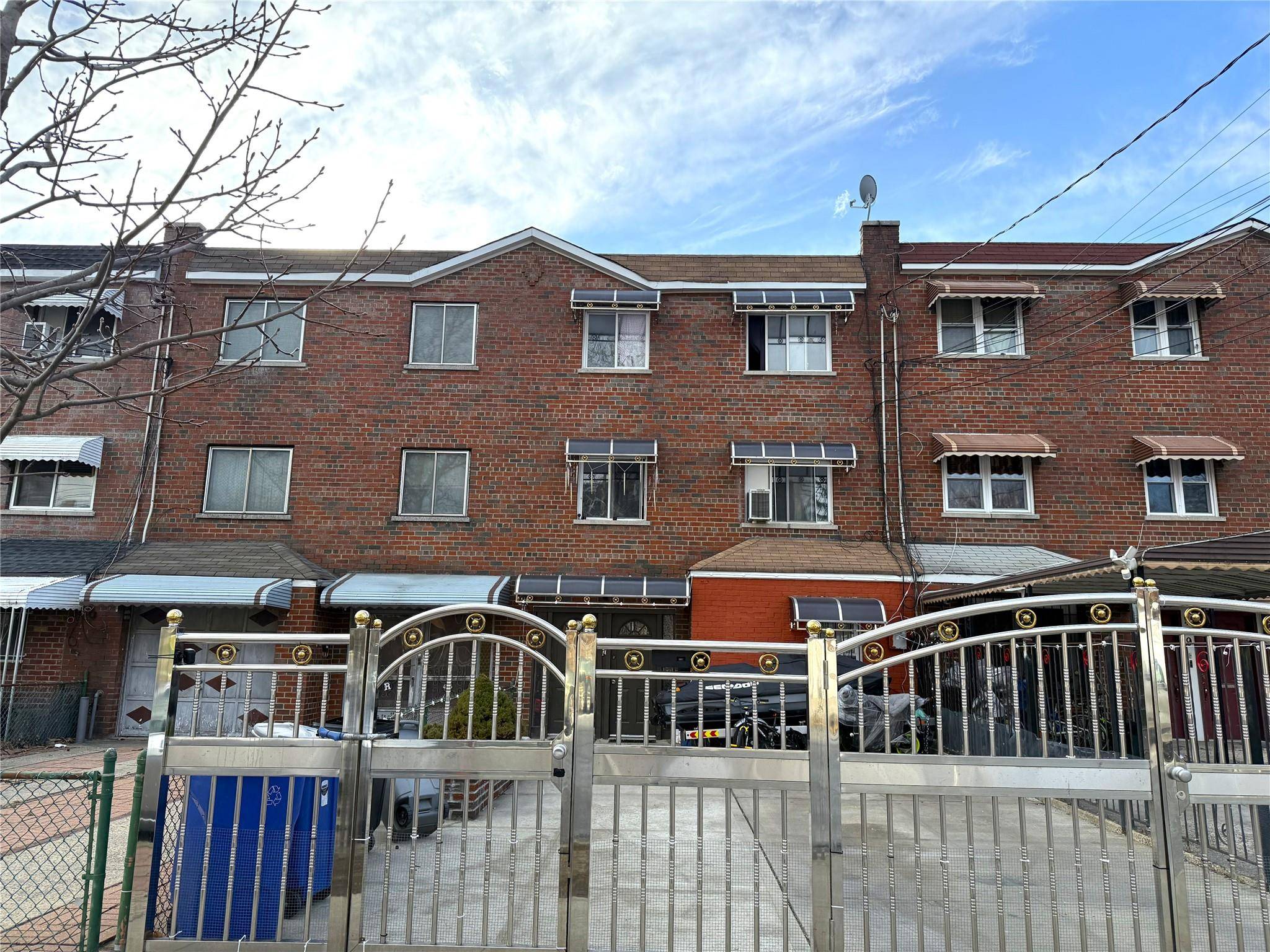 This legal two family home in the Castle Hill neighborhood of the Bronx offers a unique investment opportunity, especially for first time homebuyers.