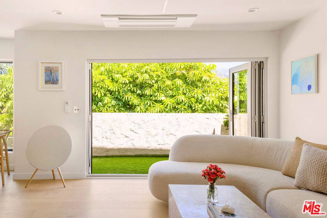 9061   Keith Ave 1BR Sunset Strip La