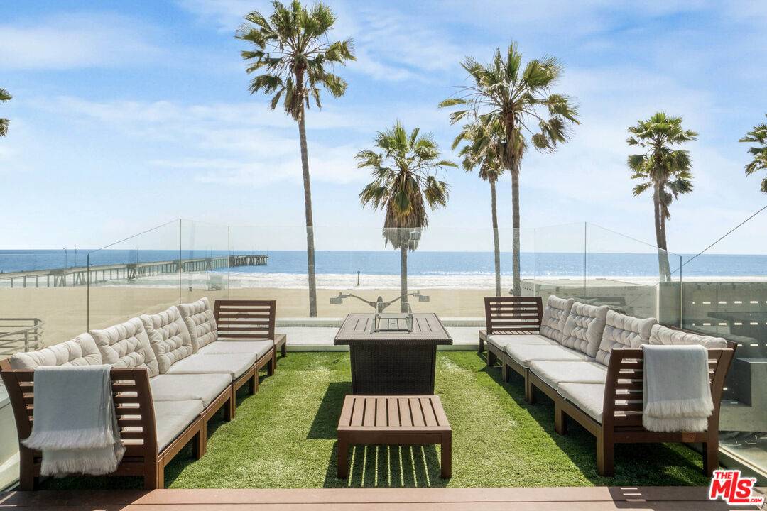 2911   Ocean Front Walk 4BR Marina Del Rey La