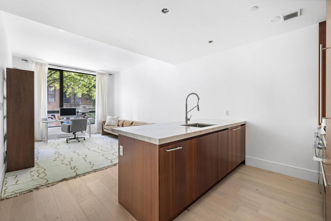 Charming 1 Bedroom with Oversized Windows and High Ceilings 674 Sq.