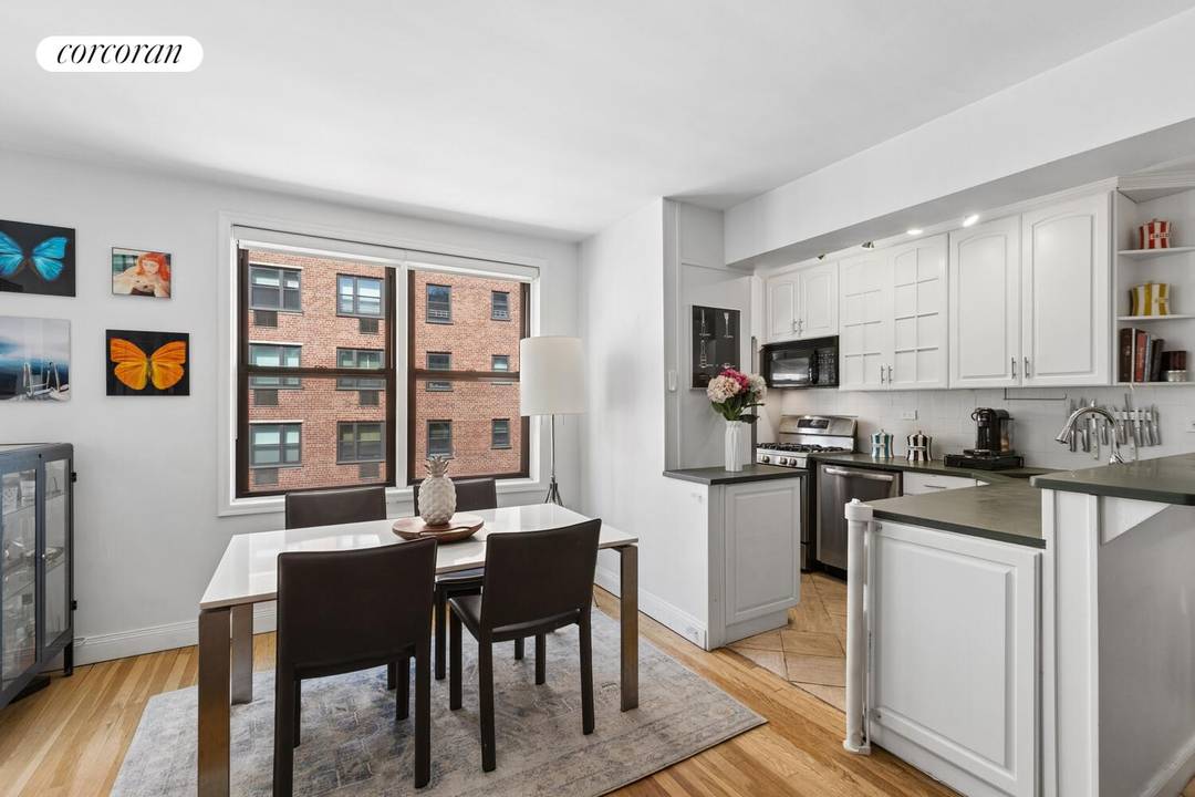 EXTRA LARGE ONE BEDROOM IN THE HEART OF GREENWICH VILLAGE Welcome home to this top floor one bedroom residence at the highly sought after Hamilton Coop.