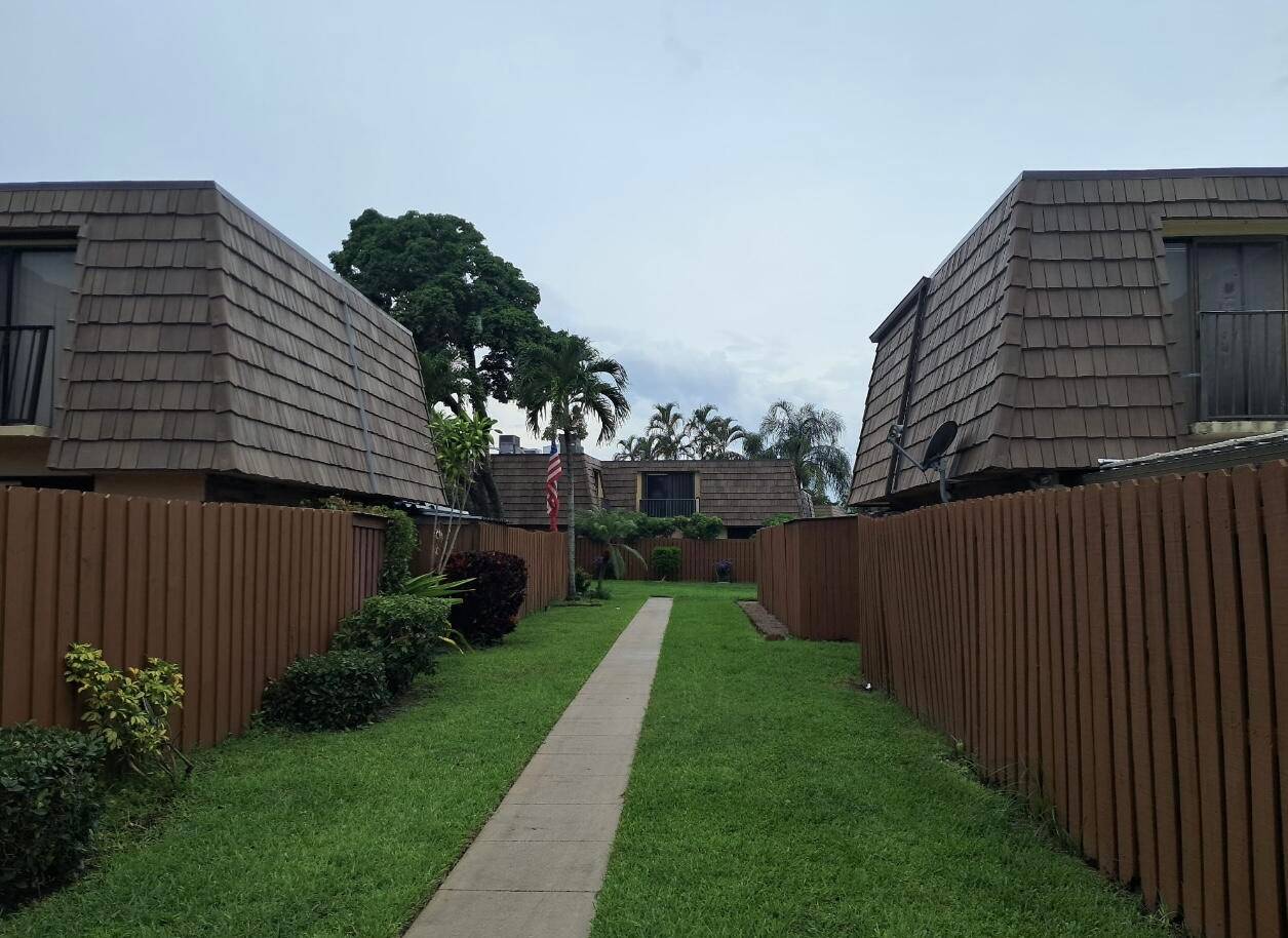 BEAUTIFUL 3 BEDROOM 2. 5 BATHROOMS !