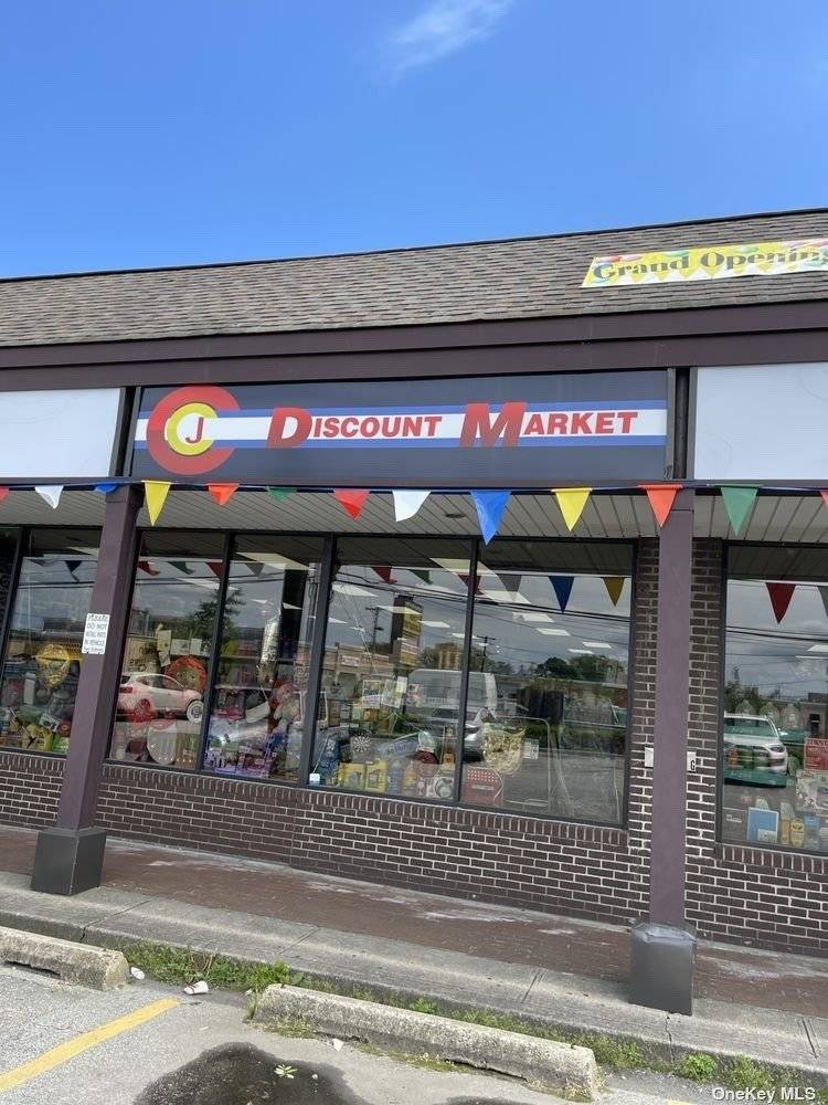 Welcome to J Discount Market, a thriving retail destination offering incredible deals on a wide array of merchandise.