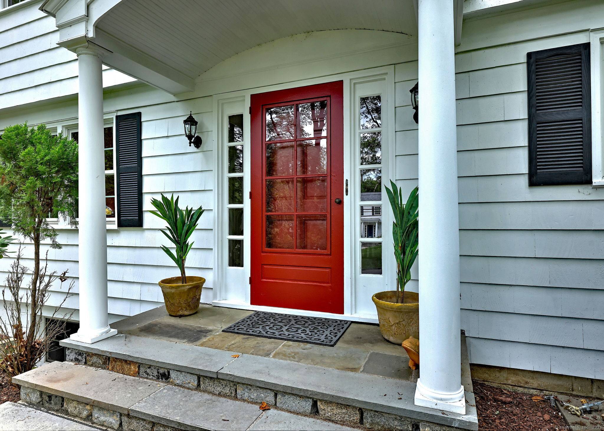 This gracious Colonial on one of North Stamford's most coveted cul de sacs is the home you have been waiting for.