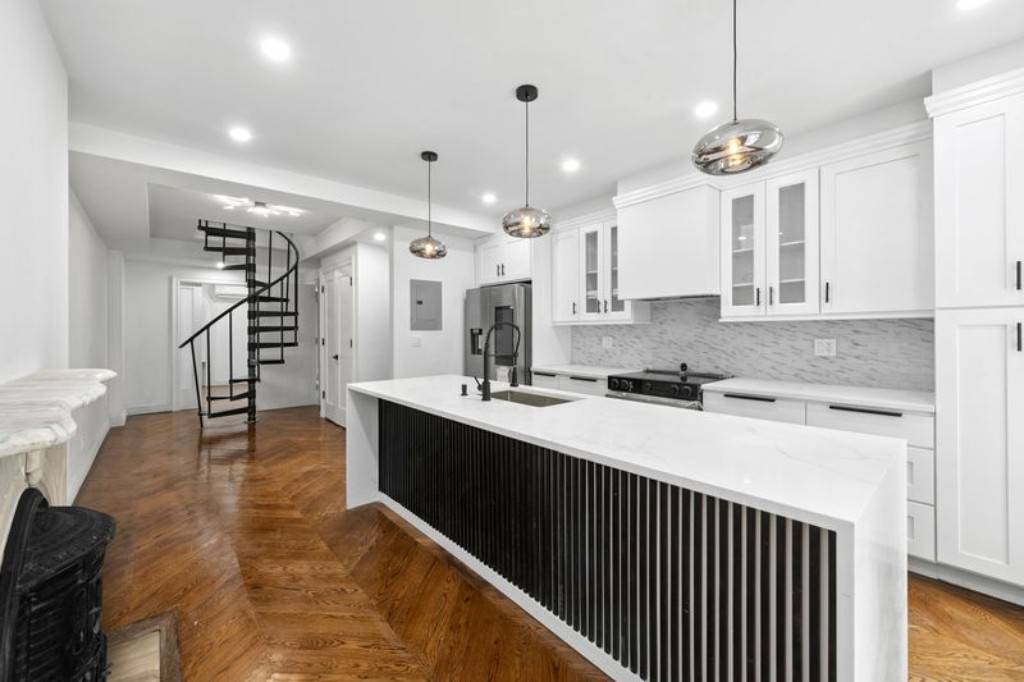 Newly Renovated Luxury Fort Greene Townhouse Triplex with Private BackyardExperience refined Brooklyn living in this stunning three bedroom, two bath luxury triplex perfectly situated in the heart of Fort Greene.