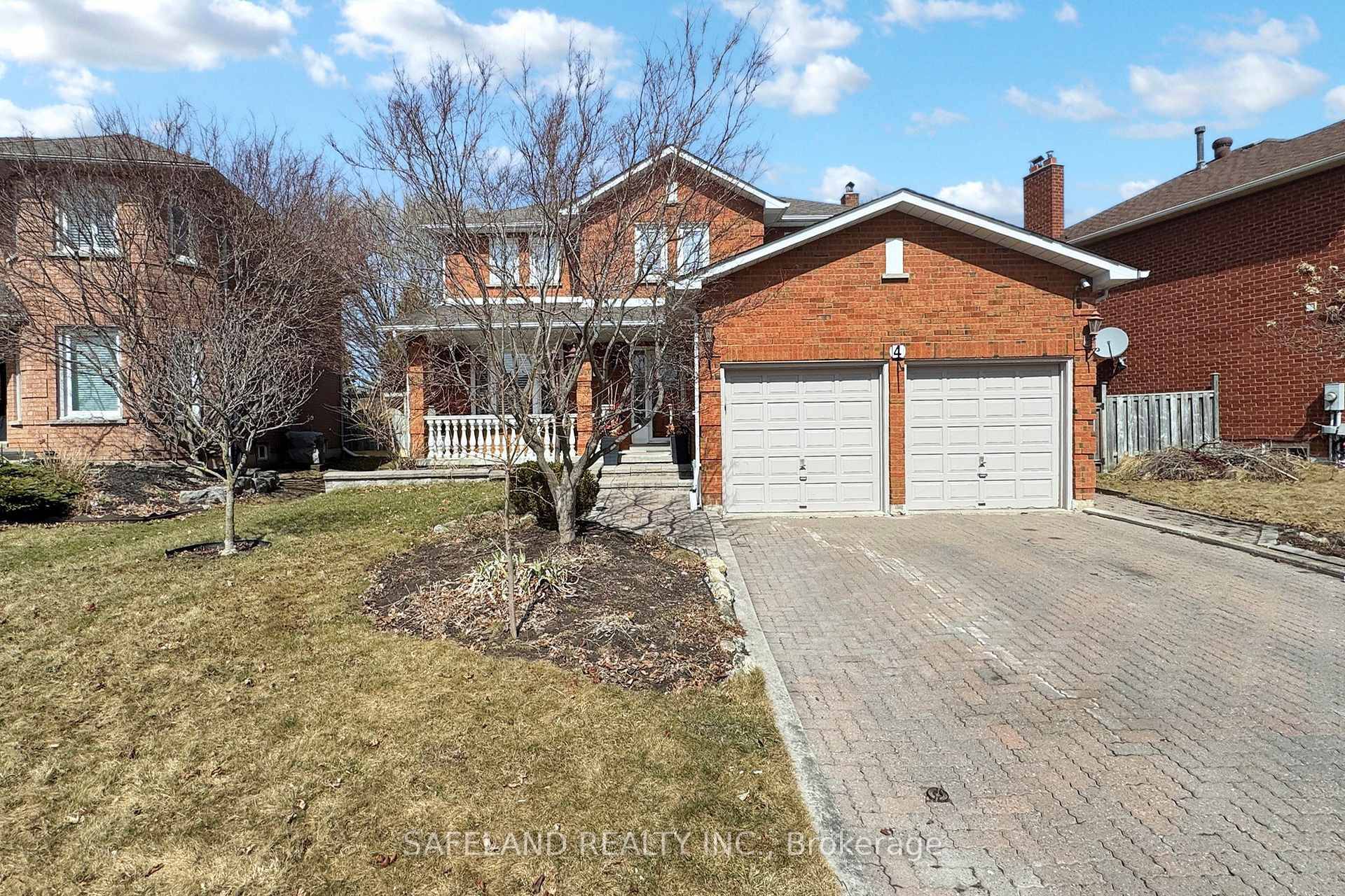 Welcome to this immaculate, well maintained 2 storey, 3 bedroom home, nestled in the highly sought after Blue Grass Meadows neighbourhood in Whitby.