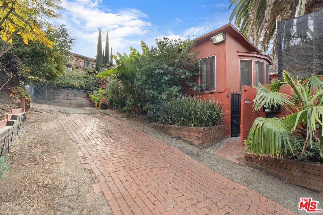 3226   Barham Blvd Hollywood Hills East La