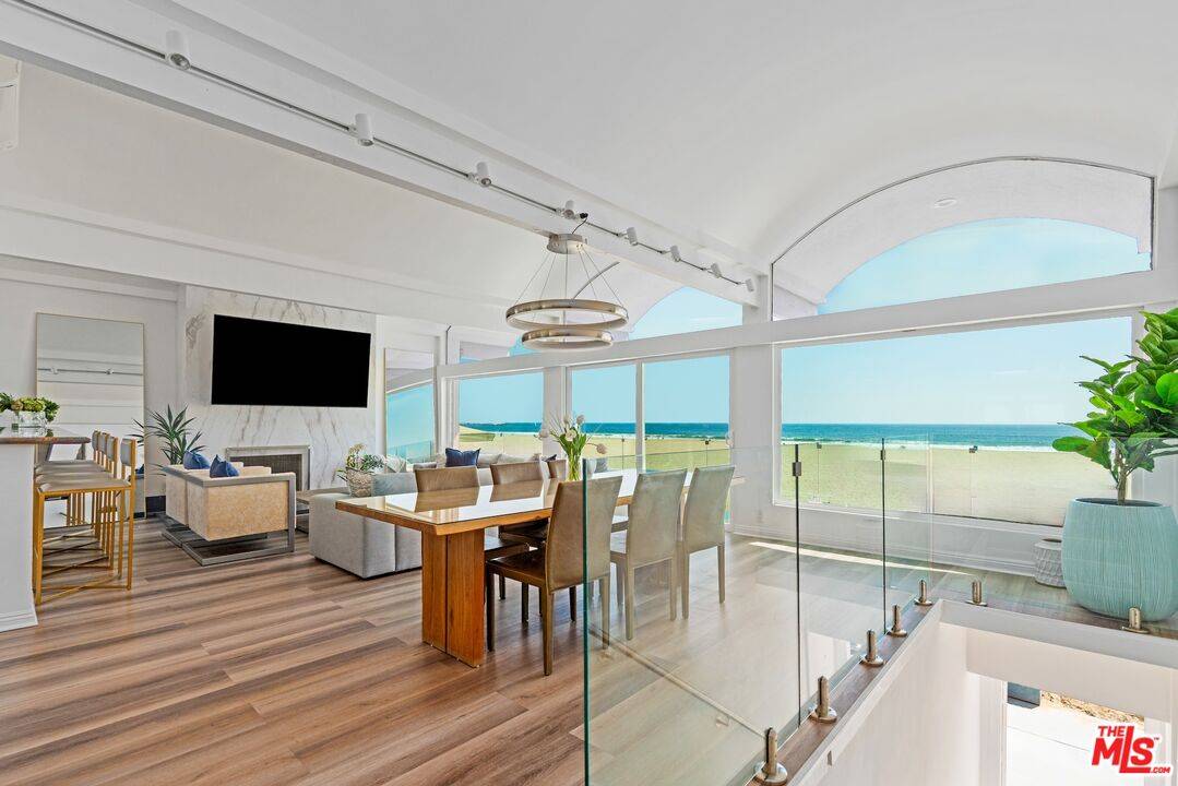 3806   Ocean Front Walk 7BR Marina Del Rey La