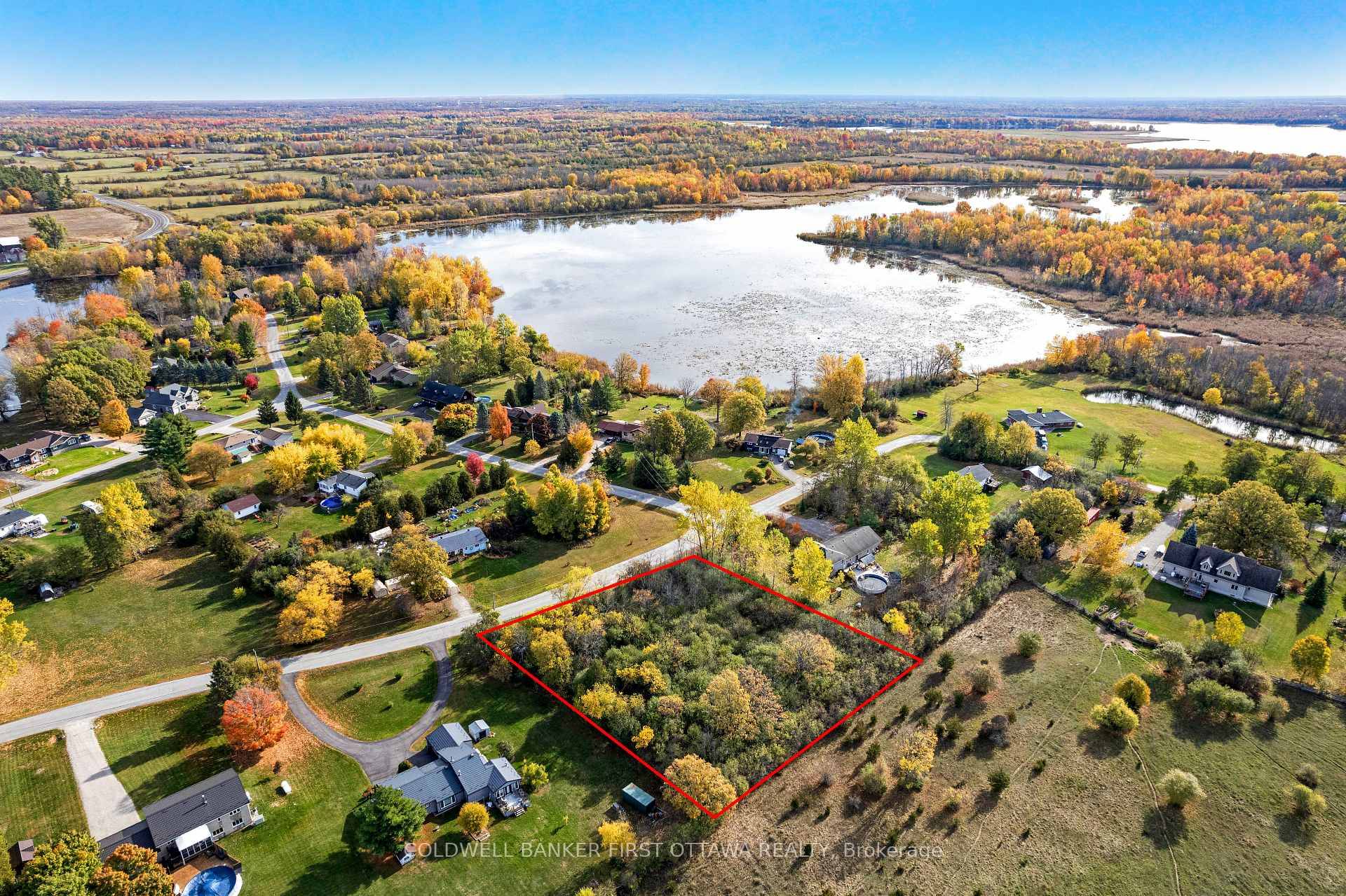 Step into your new life surrounded by trees, tranquility, and the timeless beauty of the Rideau Lakes district.