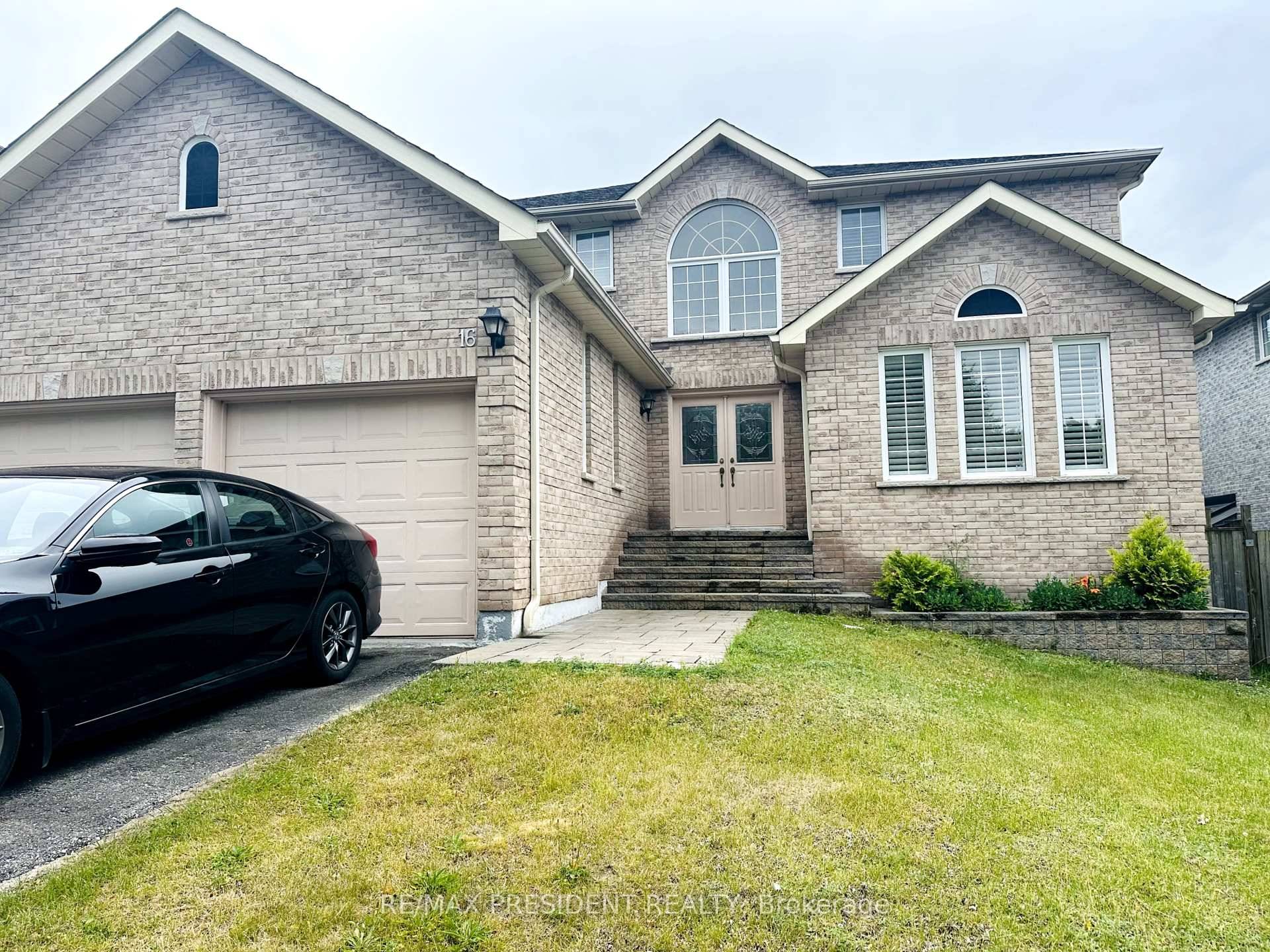 Great oppurtunity to rent this beautiful, cozy and spacious detached house.