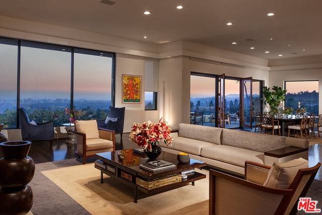 9376 Claircrest Dr Beverly Hills Post Office | B.H.P.O. LA