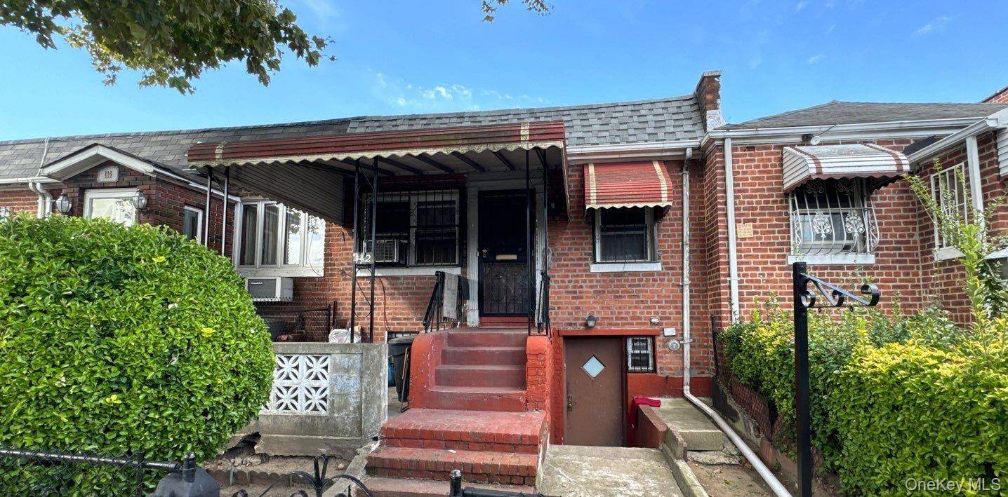 This Ranch Style Home Features 2 Bedrooms, Full Bath, Formal Dining Room and driveway parking.