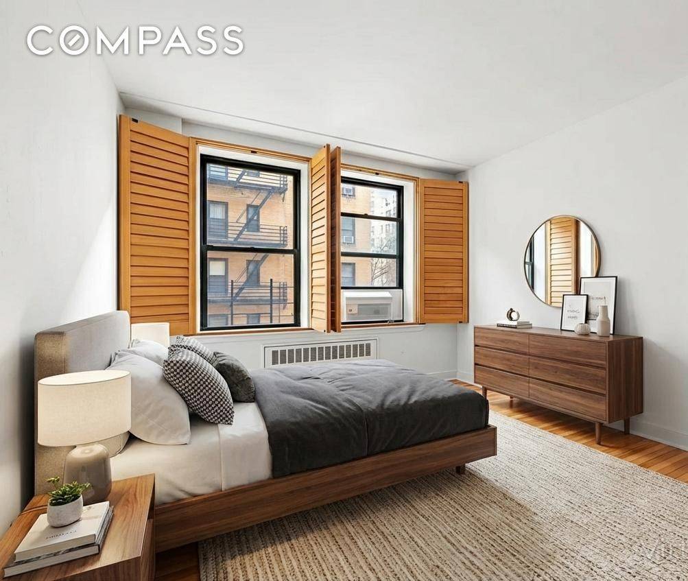 Experience comfortable city living in this beautifully renovated alcove studio, available for sublease !