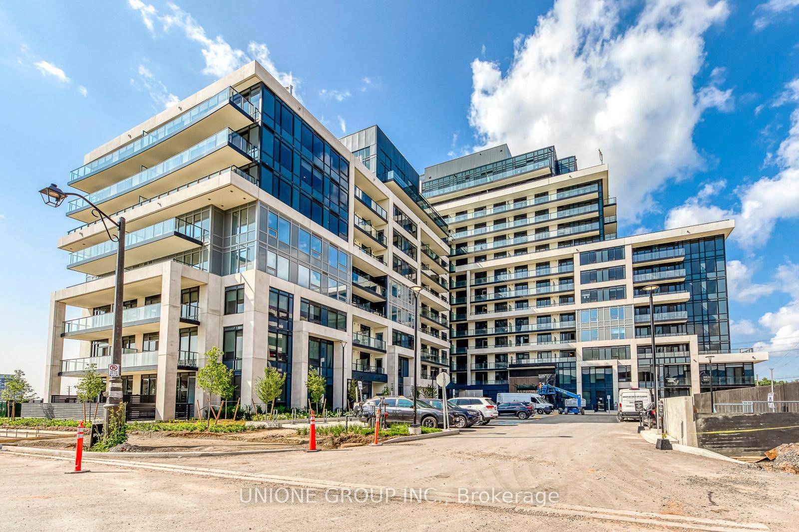 One Bedroom Condo In Prestigious Upper West Side.