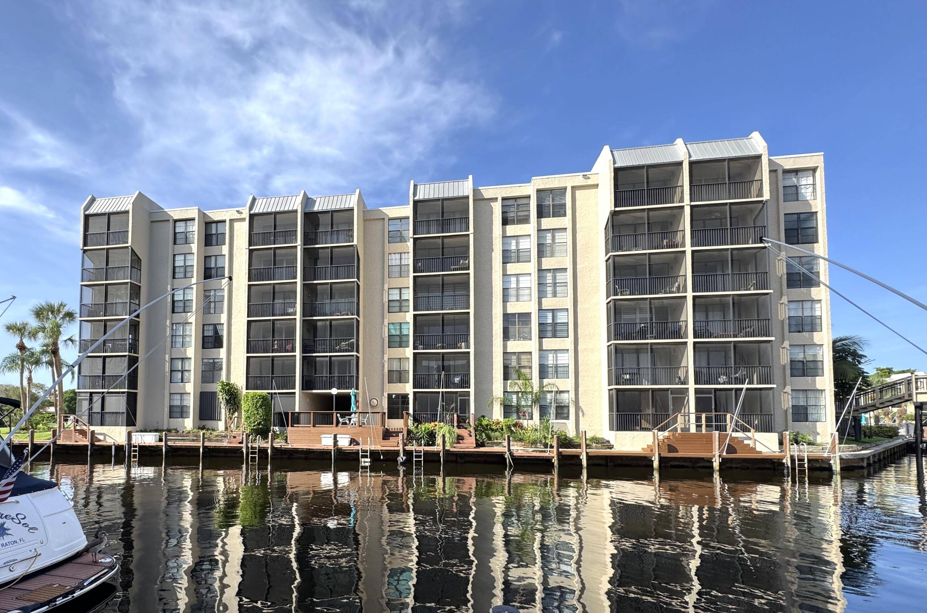 Remodeled, contemporary and meticulously maintained 1bedroom and 1 bath unit.