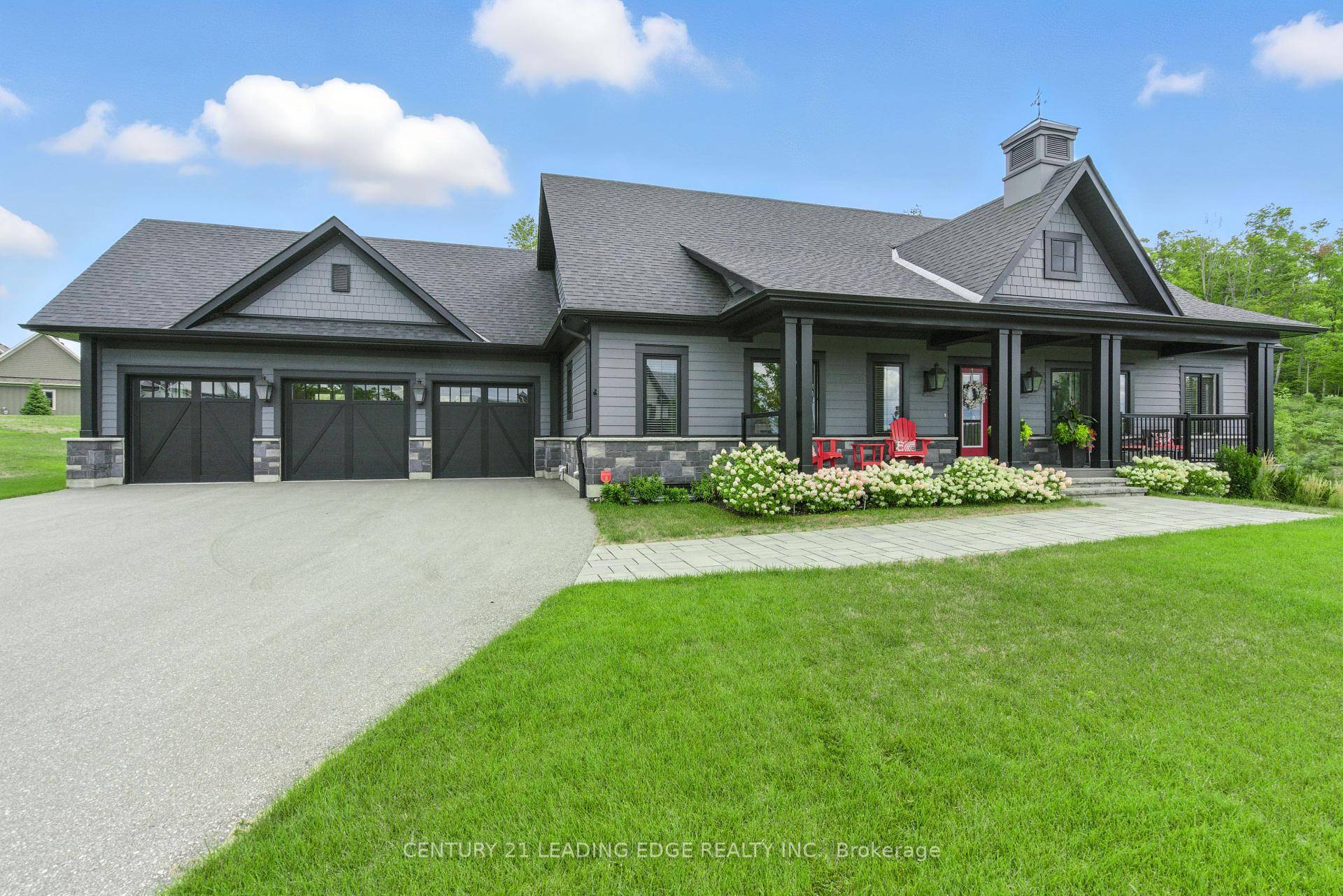 Wcome to 43 Thoroughbred Drive Your Dream Home !