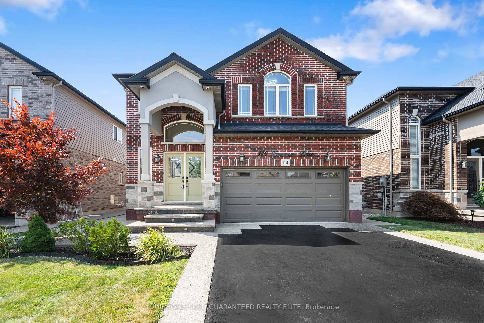 BEAUTIFULLY DESIGNED MODERN 2 STOREY WITH 5 ABOVE GRADE BEDROOMS IN ONE OF THE CITY'S BEST NEIGHBOURHOODS !