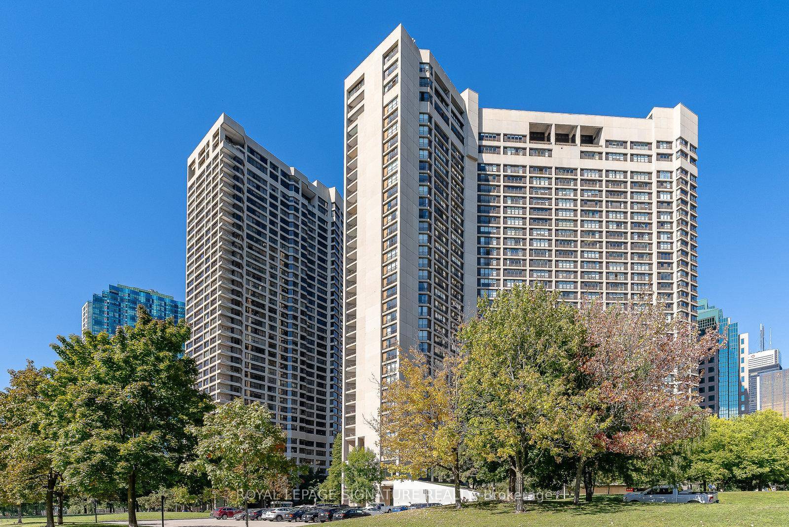 Welcome to Unit 2436 at 33 Harbour Sq, a unique two storey residence in the heart of Toronto's Harbourfront.