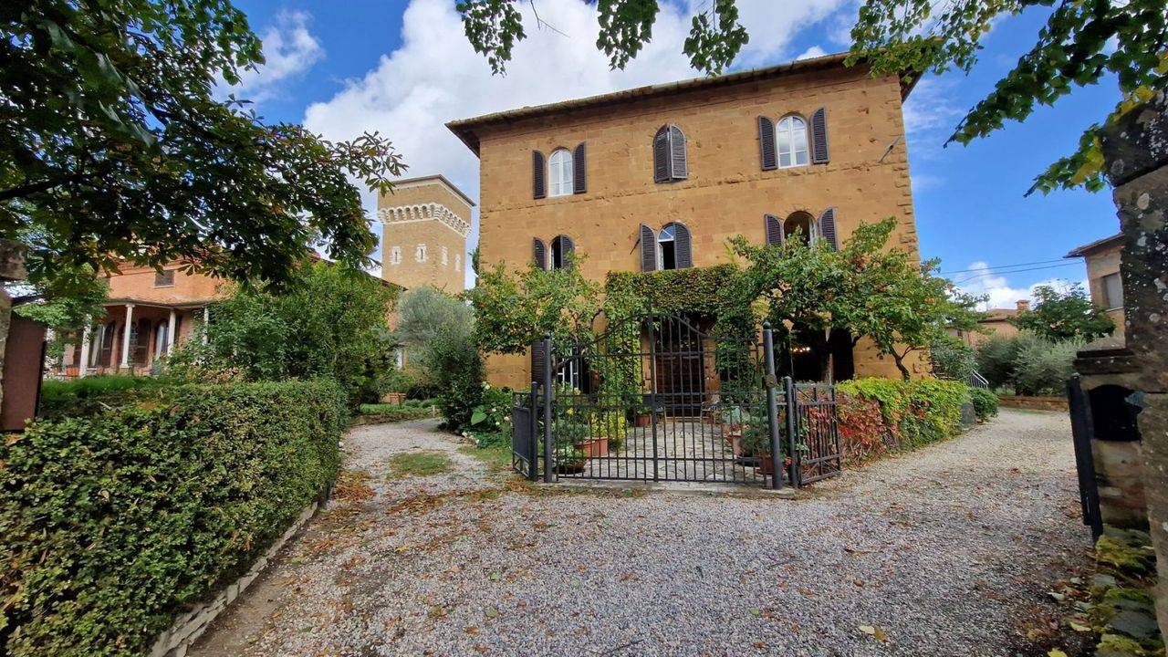 Restored 20th-century villa with garden and annexes for sale near the beautiful village of Pienza, in the province of Siena, Tuscany.