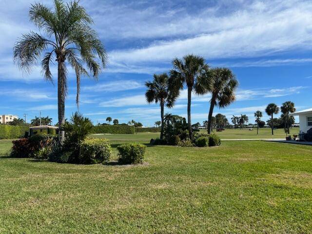 VILLA WITH STUNNING VIEWS OF THE GOLF COURSE.