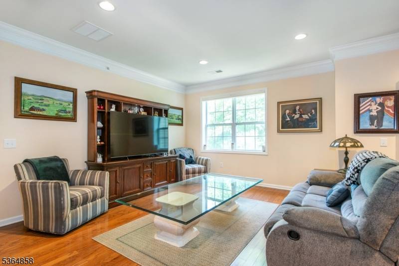 Wanaque Reserve 55 and better active adult community Impressive Penthouse living at Wanaque Reserve with 2, 767 sq ft of living space located in desirable building 1.