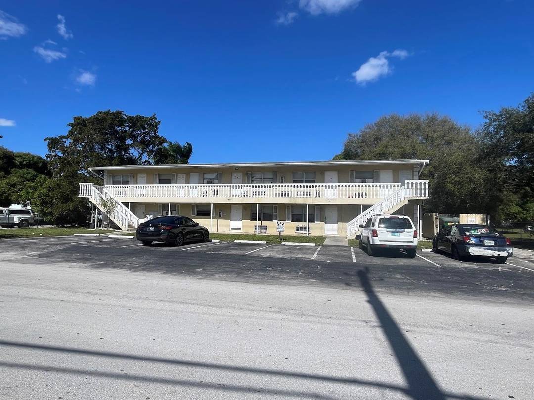 Land with income in an area ripe for redevelopment !