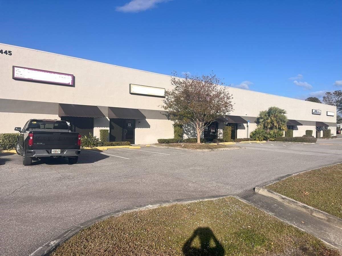 Prime location, fully air conditioned business flex space in the middle of Pinellas County, with direct access to US 19.