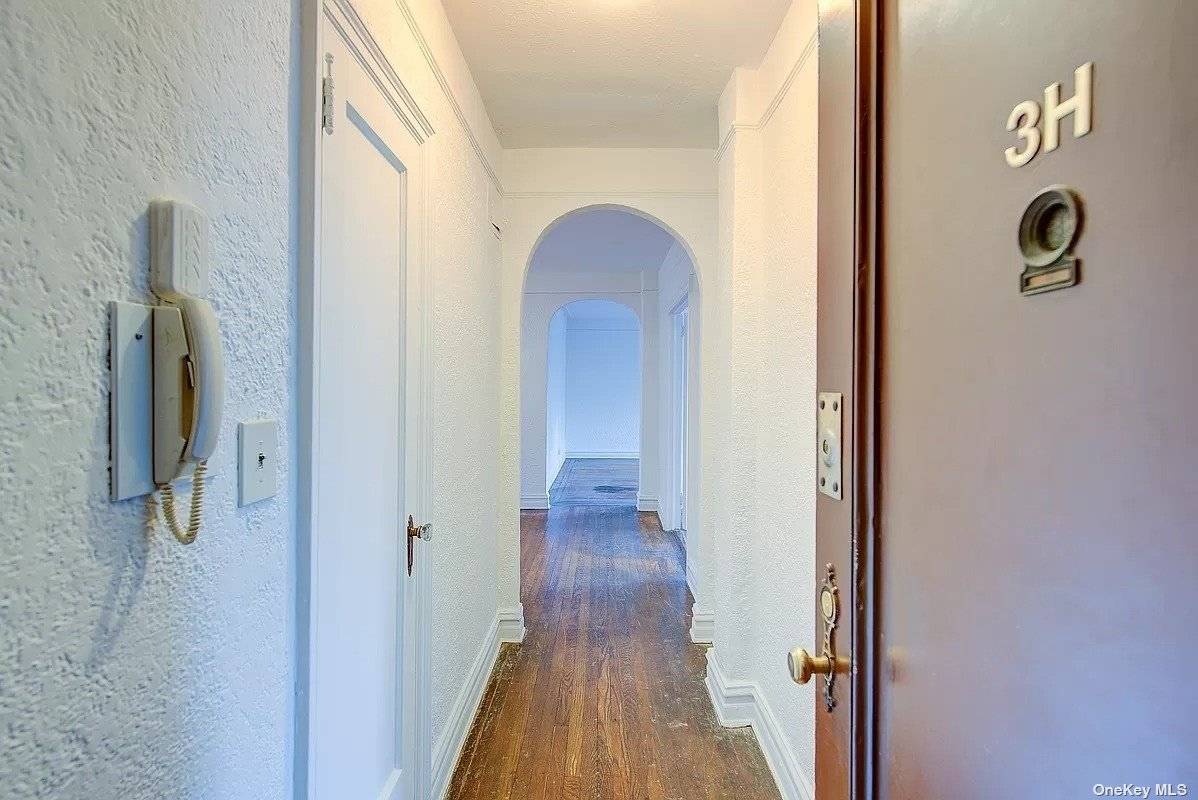 THE UNIT Literally a Dream Make It Your Own Convertible 2 to 3 Bedroom Opportunity.