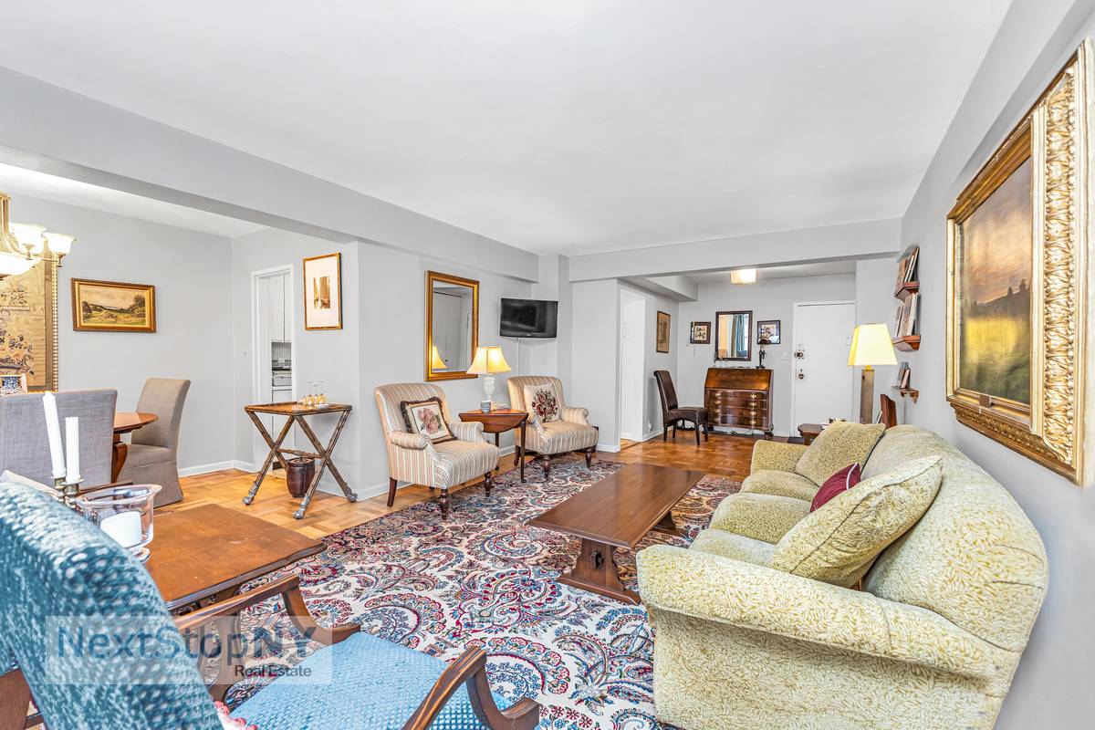 This spacious 2 bedroom, 2 bathroom apartment offers a versatile layout with a dining alcove that can easily be converted into a third bedroom or a home office, making it ...