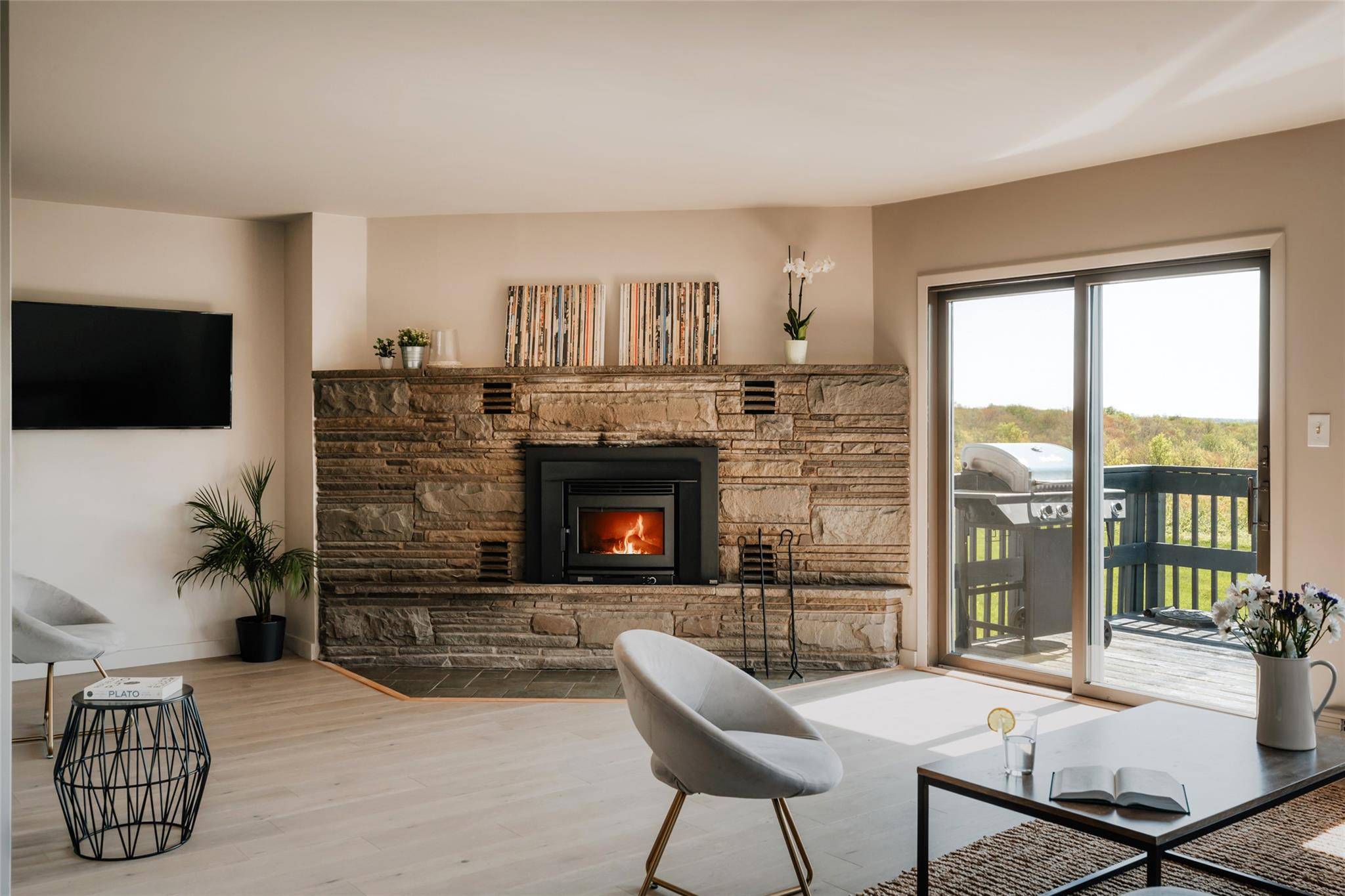 Shandelee Skyview, a breathtaking mountain retreat atop Shandelee Mountain in Livingston Manor, NY, offers a spacious 4 bedroom, 3 bathroom country home on 7 level acres with sweeping mountain views.