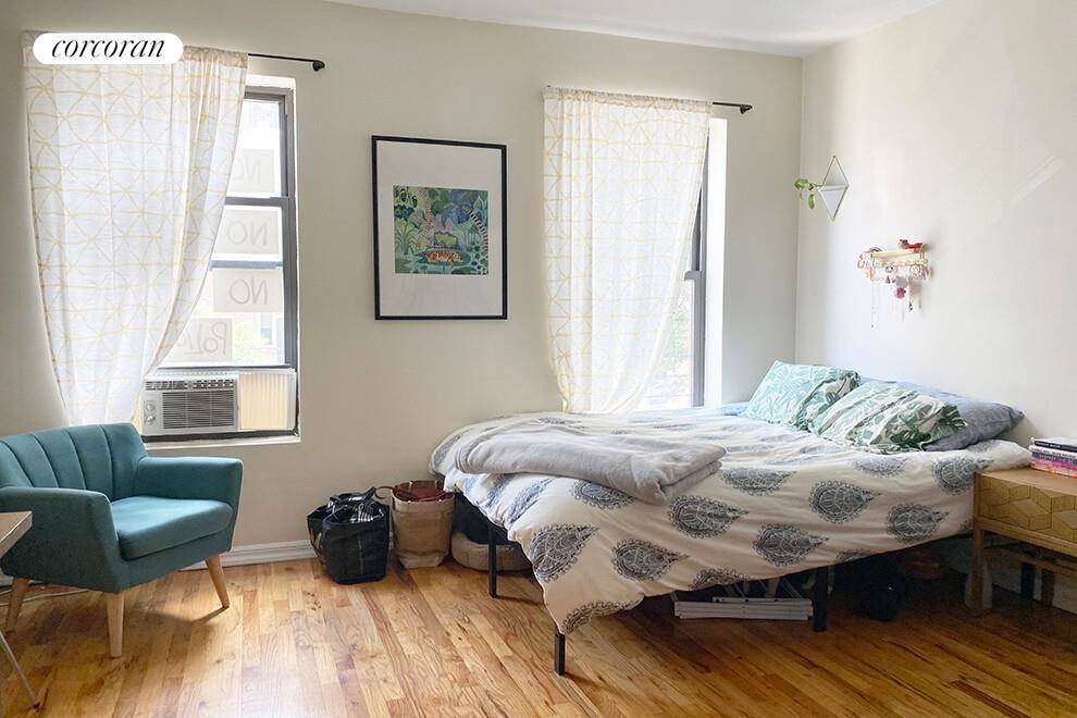 Charming 4 Family Free Market Investment in Prospect Heights An opportunity to own a fully free market, income producing 4 unit townhouse in one of Brooklyn's most desirable neighborhoods.