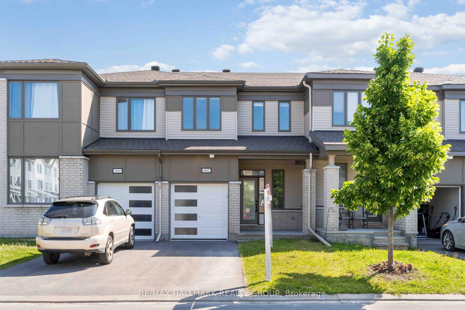 Welcome to 402 Edgevalley Court, a bright, stylish, and lovingly maintained townhome nestled in the heart of Mattamy's Fairwinds community in Stittsville.