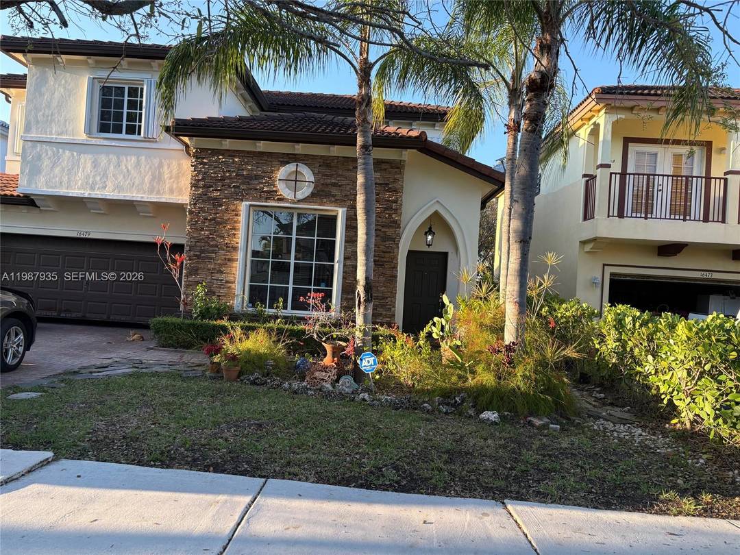 Beautiful ! ! single family home in Laroc Estates, with 4 spacious Bedrooms, 2 full Baths, the home is perfect for a family looking for the tranquility neigborhood and location, ...