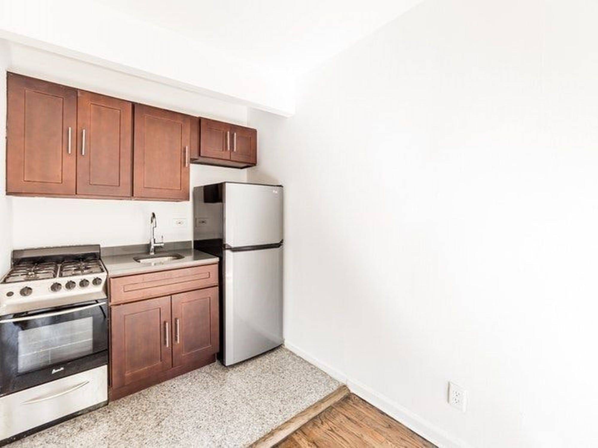 Beautifully Bright Studio in Prime Soho !