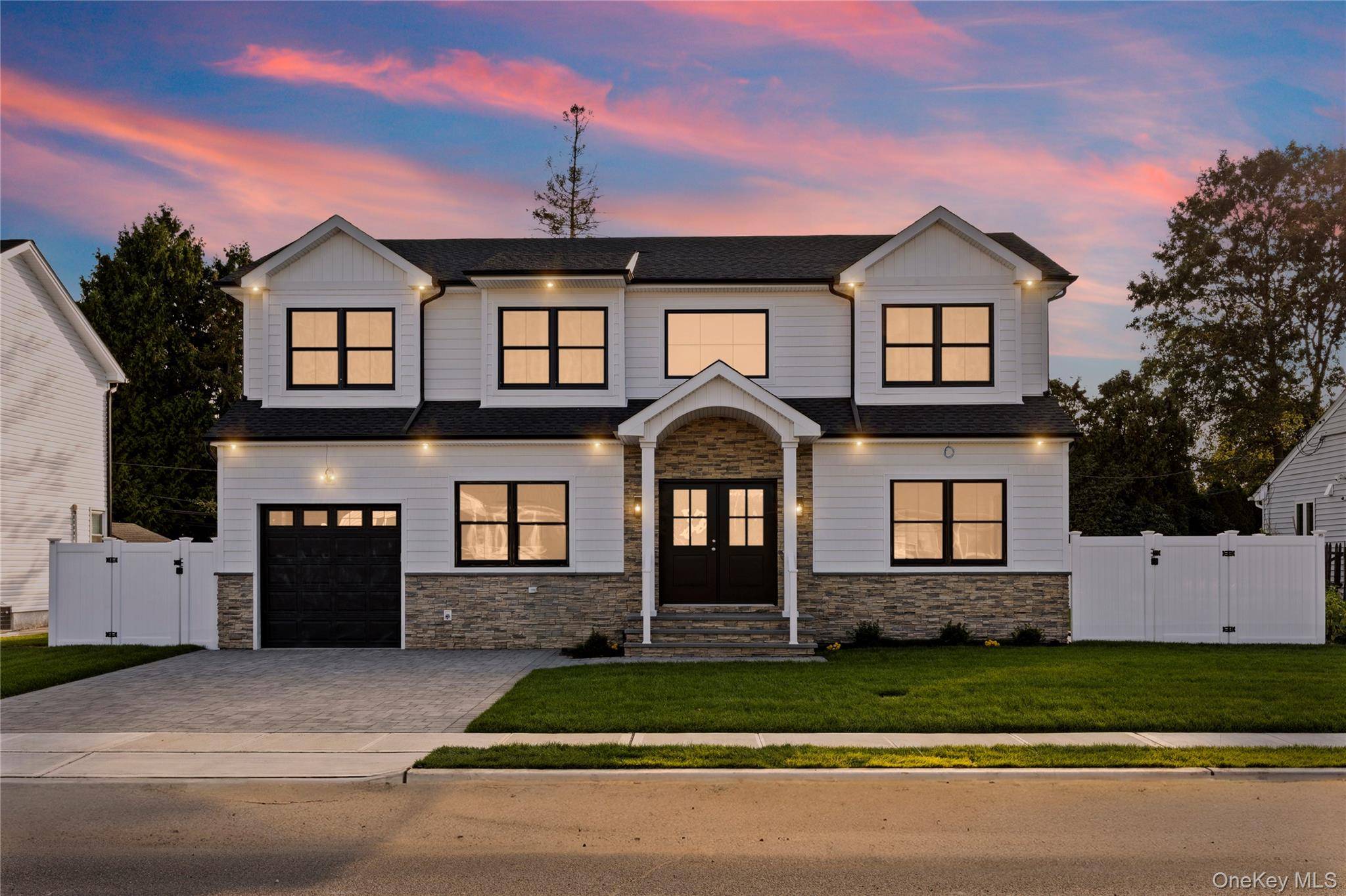 UNDER CONSTRUCTION Plainview new construction build featuring 5 beds 3 baths including bedroom and full bath on first floor, 9' ceilings, Andersen 400 series windows, 2x6 frame, open concept kitchen ...