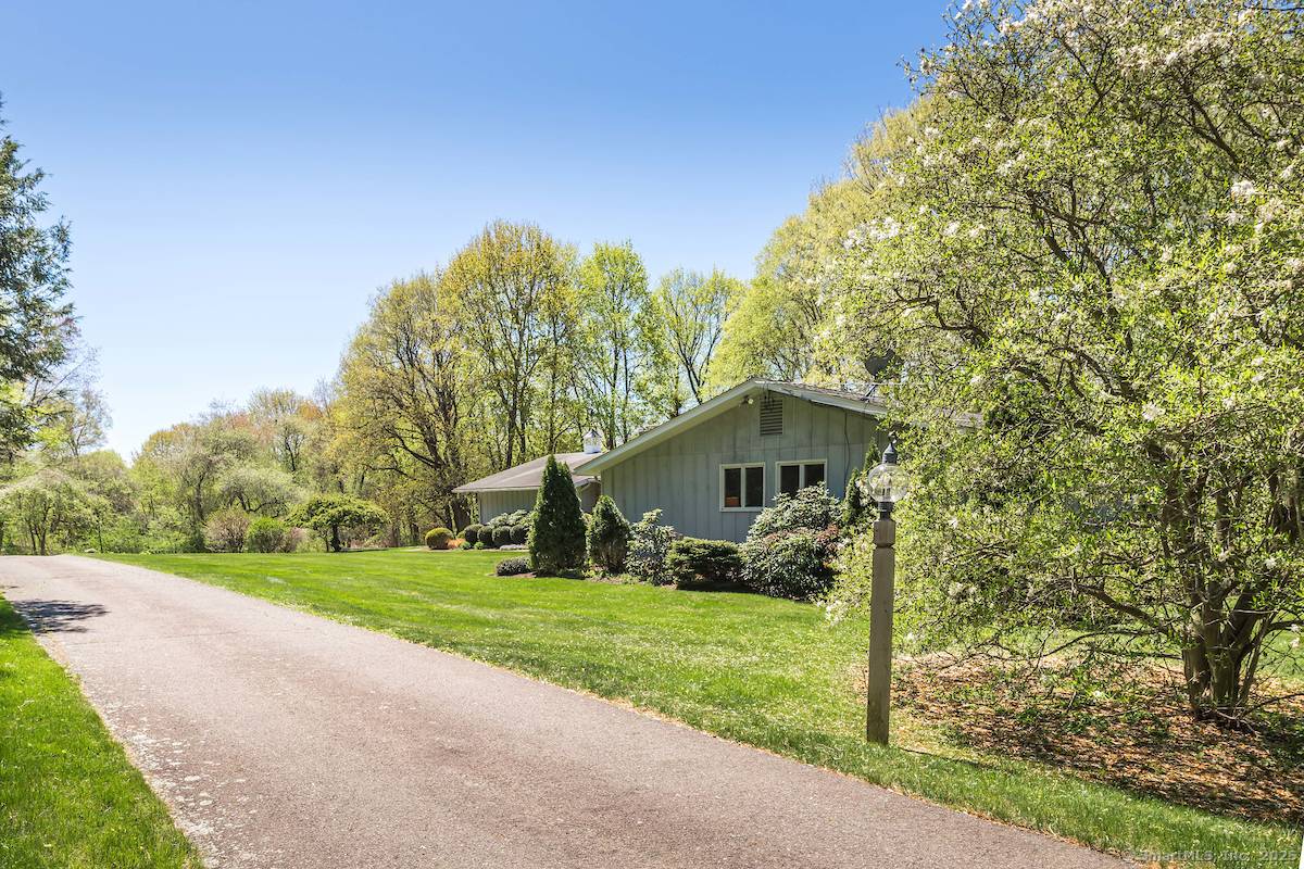A Rare Country Estate with New York Elegance Just Minutes from Litchfield !