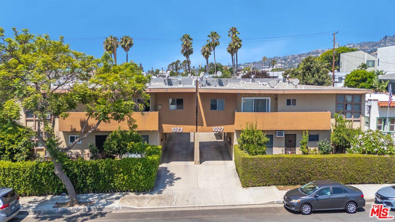 1027 N Sierra Bonita Ave 20BR Hollywood Hills East La