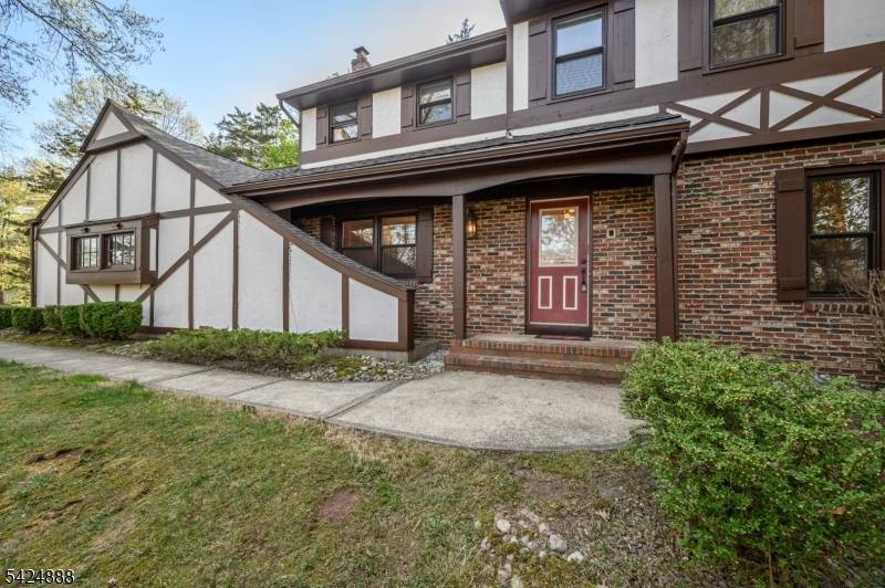 Beautifully Renovated 4 Bed 2.