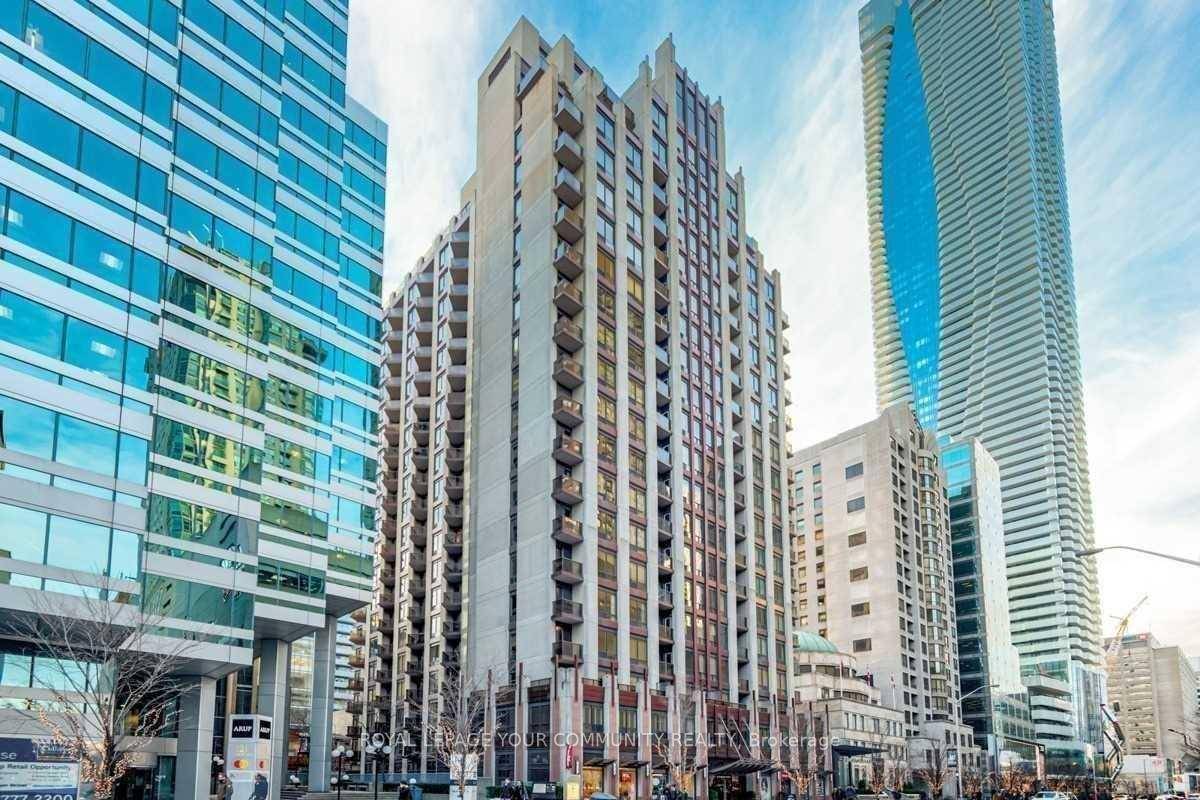 Renovated Modern Condo In The Heart Of Toronto, 24 Hr Concierge, Steps To 2 Subway Lines, Yorkville And University Of Toronto, Granite Kitchen Countertop, 9' Ceiling, Excellent Amenities.