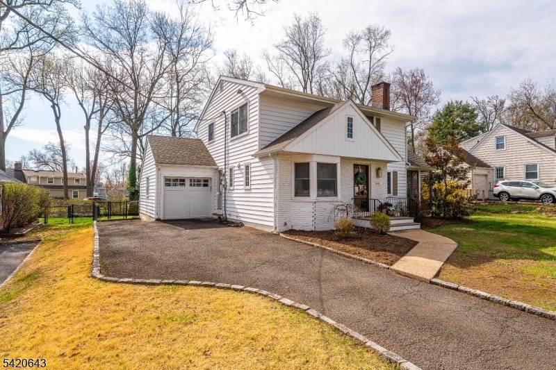 Some houses are just structures ; others, like this freshly reimagined 2022 Colonial, have a soul.