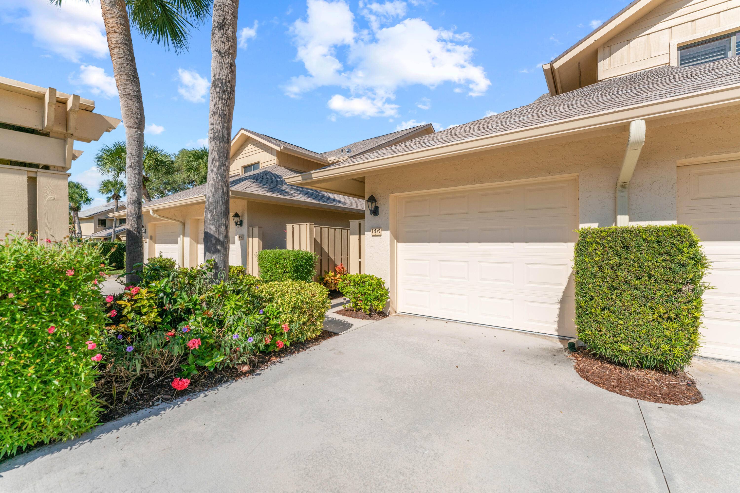 Welcome to the beautiful condominium community of Waterbend located within the gated community of Jonathan's Landing.