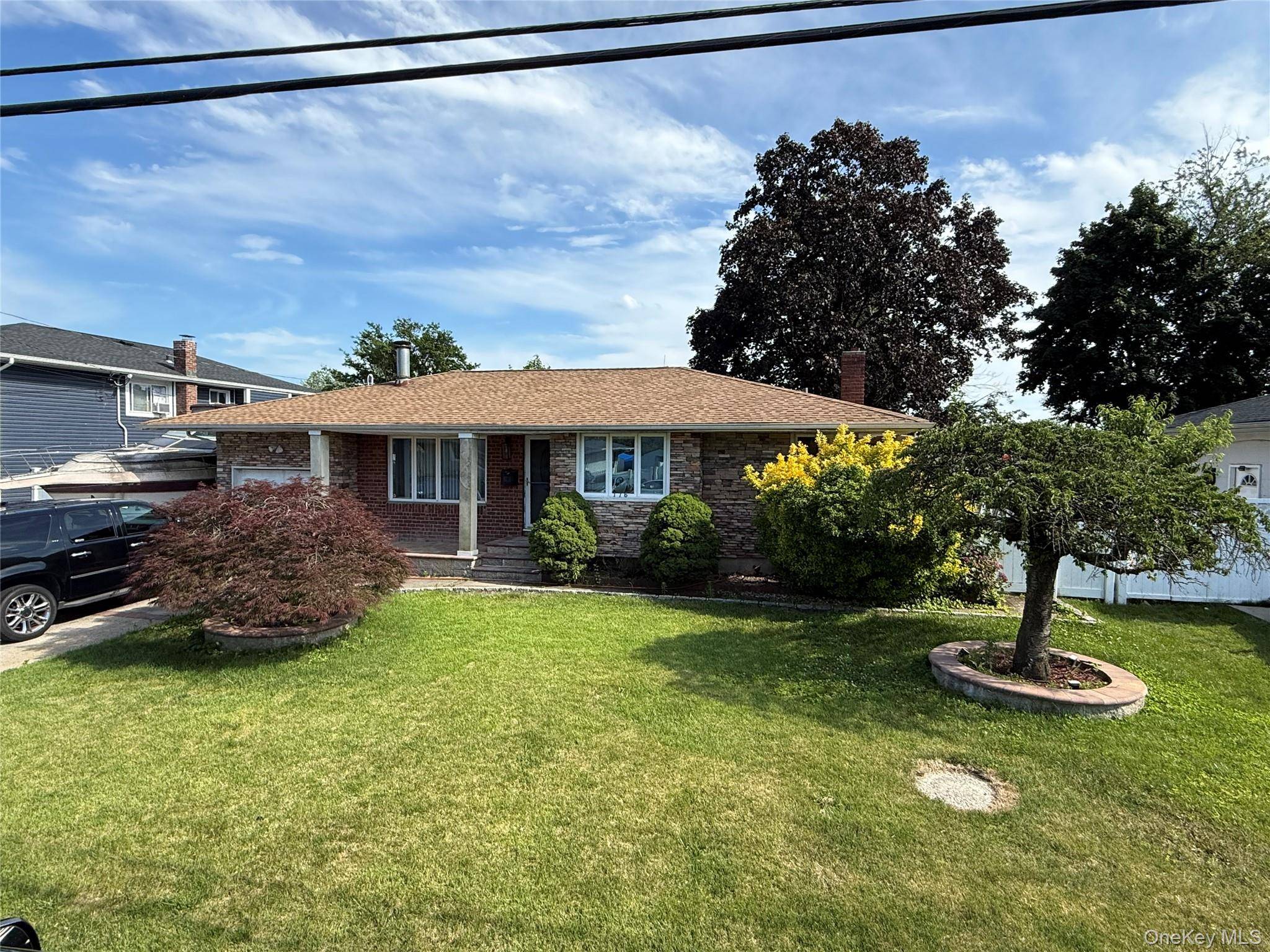 ? You ? LOW TAXES 7 car driveway 4 bedroom 2 bathrooms Natural gas Tankless boiler hot water heater combo unit 5yrs old Gas cooking 5 year old new architectural ...