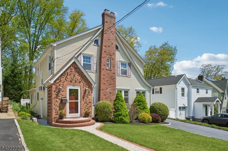 As you drive up to a picture perfect home in one of Verona's most sought after areas you will feel as if you already found the home of your dreams ...