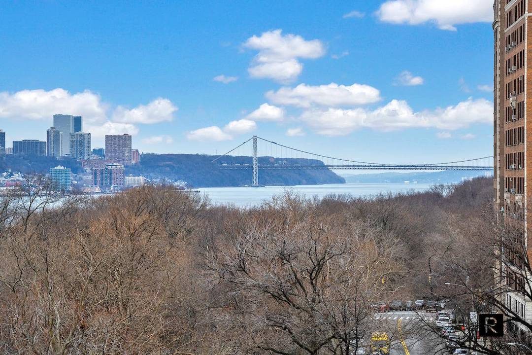 SUNSETS RIVER amp ; BRIDGE VIEWS SERENITYThis SUPER QUIET Stunningly beautiful home has five and a half room home and has undergone meticulous renovations to achieve modern living standards, while ...